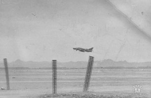 Не Шинданд, уж аэродром-то я помню. Там везде вертолётка обычной "палубой" сделана была. Вот такой точно, посмотрел своё фото - там их и вместо столбов колючку натягивать использовали.