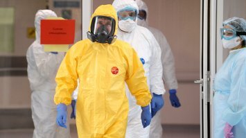 Какой непрозрачный костюм ?? Американский TyChem 2000C ?? Типа такого ?
Так для простых смертных врачей у нас на такие бабосов нема.