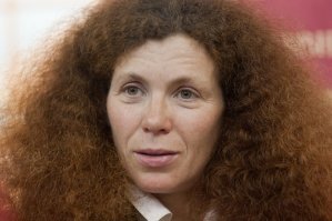 Как это - вымерли?!
А Юля?! Она шо - на машине времени приехала?