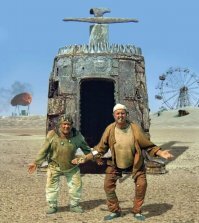 Русский матерный язык переходит на иероглифы. Одним иероглифом можно передать целую палитру ощущений от происходящего, свое отношение к предмету, превосходную и уничижительную степень чего либо и вообще, двумя-тремя иероглифами можно заменить весь русский язык.