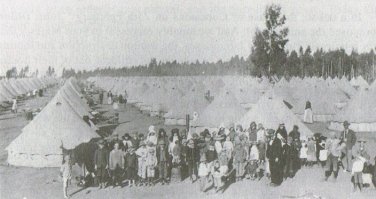 И первым термин " Обсерватор " ввели 

............."В 1893 году на Международной санитарной конференции в Дрездене обсервация была принята как медико-санитарная мера.

Пациент, прошедший обсервацию, не попадает в больницу. В Соединённых Штатах Америки некоторые пациенты «Медикэр» провели несколько дней в больнице, но никогда официально не пользовались её услугами, что приводит к неожиданным позициям в перечне услуг по счетам и делает их неподходящими для медикэр-оплаты некоторых будущих необходимых услуг, особенно квалифицированной сестринской помощи"................

И первым случаем в истории Человечества когда обитателям концлагеря приходилось платить за пребывание в нём, выставляли счёт Англичане.....в Африке.