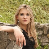 Про Катюху забыли))) В одну каску на прицепе фуры колесо может поменять)))