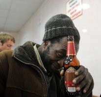 Кому то кажется что он черный, а кому то синий