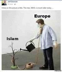 Видео: сотни мусульман собрались на парковке IKEA для молитвы