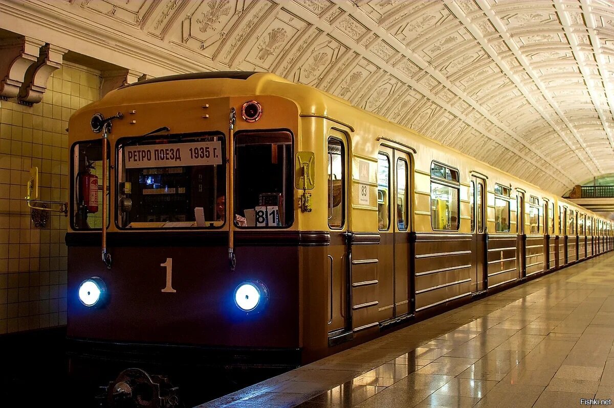 Ретро поезд метро Москва 1935