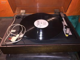 Класс советского HiFi-проигрывателя определялся по маркировке. Два нолика в маркировке перед цифрой означали более высокое качество звучания, чем один.В моём детстве у нас был вот такой проигрыватель.