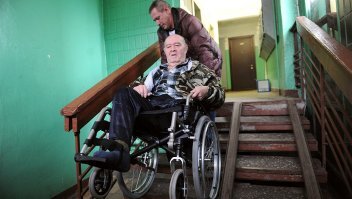Ну и чё в России тоже всё для инвалидов, что б сами инвалиды и их близкие были физически подготовлены и, как следствие, не болели.