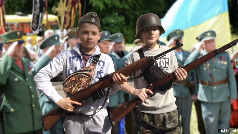 Вы в России видели детей, позирующих с нацистской символикой, на официальных мероприятиях?