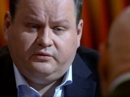 Этот тоже от голода не пухнет. Морда в объектив не влазит. 

Министр труда и соцзащиты Антон Котяков  удивился, что россиянам, оказывается, не хватает денег.