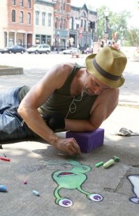 Забавный и умный стрит-арт из города Энн-Арбор