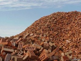 Парапланерист запечатлел свое столкновение с экстремалкой и падение с высоты