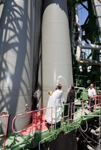 Ну, это же просто картинки, а вот вам настоящие фото: