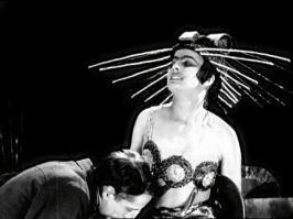 примерно как это...

PS 1924, Аэлита