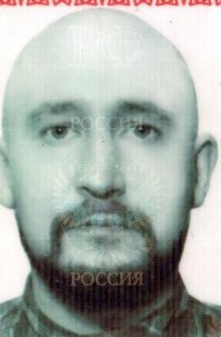 я мместо маски две бонданы, у меня тока щелки видно, для глаз, прикольно когда касирши при продаже алкашки просят снять платок, я им говорю что я лысый и бородатый, они потом <span style='color:gray'>[мат]</span>