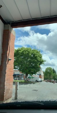 Я очень советую поменять лобовое стекло, пока еще глаза целы.