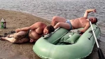 Версия коллег по работе.