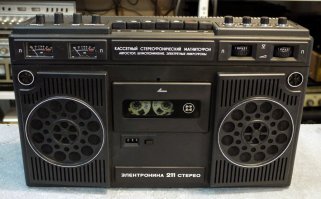 Первый был 302 ( родители покупали ) , потом уже заработал в стройотряде и купил 211