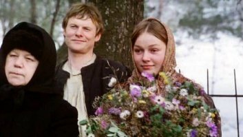 А за кем Дукалис так внимательно следит..?