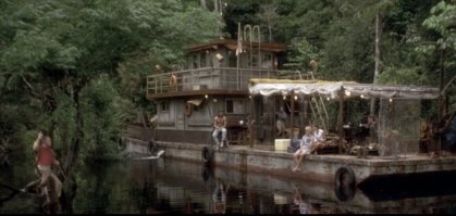 Блин, это тот негр, что в доисторической "Анаконде", что ль, снимался? Ей уже 20 с лишком лет, а он еще моложе чем был.