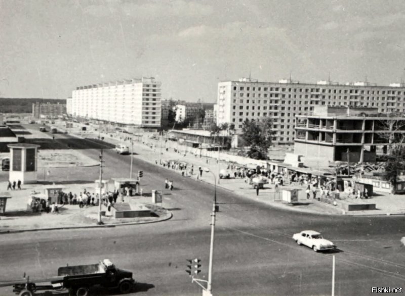 тогда зацени фоту, когда ещё старый автовокзал строился... )