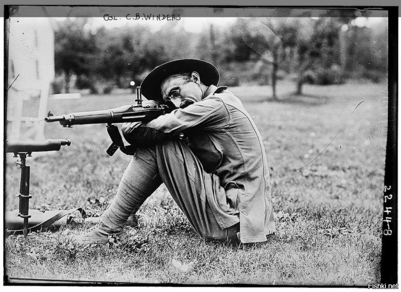 Полковник(colonel) в обмотках???
На фото изображен стрелок из Огайо С. Б. Уиндер, который служил капралом(corporal) в Национальной гвардии Огайо 1910 год.