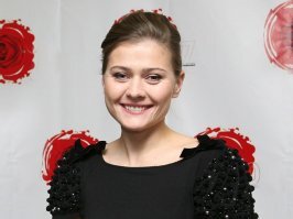 А как же Марина Миронова ? У Миронова была и приемная дочь - Мария Голубкина.