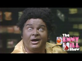 Таким макаром и Бенни Хилла запрещать начнут. Ну это уже слишком.