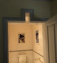 Сомневаюсь, что лежачий больной мог пользоваться стандартным унитазом.