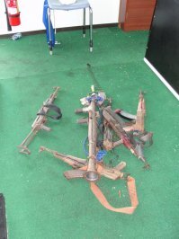 Оружие, изъятое у самолийских пиратов после штурма захваченного ими танкера "Московский университет"