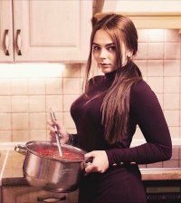 Ещё и левой рукой!