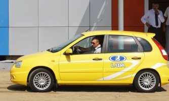 На МКАД неадекватный водитель выехал на «встречку» и протаранил два автомобиля