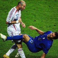 Тот матч даже мой сын запомнил, хотя ему тогда было 6 лет, сидел смотрел вместе с нами

А вообще, конечно же, не только из за этого, да, он был и остается брутальным мужиком . 
Мне иногда кажется, что Стетхем именно с него списал свой киношный образ.