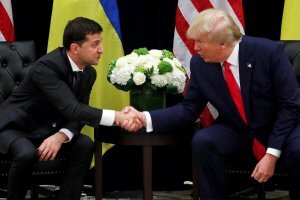 Я так понимаю, Зеля тут Трампу говорит, что поддерживает Хиллари? Или как?
