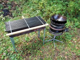 К чему так заморачиваться? Сантиметры, 2/3. Как не углубляй казан, результат будет зависеть только от мастерства повара. 

Я не парился тремя дисками - двух самый раз (14 правда), нагрев за счет отверстий по периметру идет куда равномернее чем в четырех. Плюс не надо сваривать вместе сами диски - достаточно у одного край немного отогнуть внутрь, а у другого наружу - и они входят друг в друга очень плотно, при этом оставляя возможность для разборки - чистить удобнее. Плюс ножка тоже съемная.