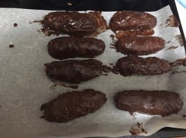 ...отложил шоколадку.. единственное место куда никто не полезет лучше не показывать