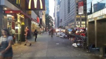 "Улицы их городов постоянно убирают и моют с использованием особых безопасных средств."

=================
Да-а-а, опять этот бот со своими розовыми соплями. И по ходу ведь находятся дебилы, которые в это верят.