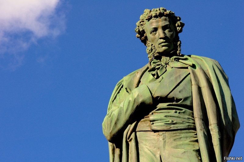 ???
У русского человека, независимо от эстетических пристрастий и политических воззрений, есть представление о Пушкине как о «главном» поэте, как об «отце-основателе» и символе русской литературы...