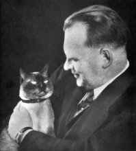 Великий Алёхин и его кот Чесс.