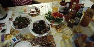 А это мои, типовые, субботние дачные натюрморты. Конечно не так же красиво, но вкусно и душевно