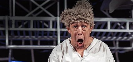 Фотки не той обезьяны прилеплены. Вот реальная