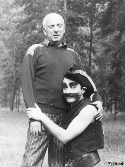 Вы не смотрели этот шедевр!? Цитата оттуда.
Все претензии к создателям (к сожалению Д. Черкасский умер два года назад).