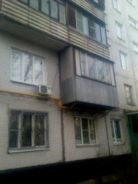 Как Вам такое?
Во всём доме балконы начинаются с 3 этажа.