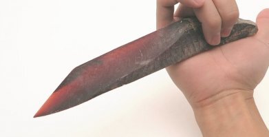 Тут вон из вяленой рыбы ножи бумагу режут..
