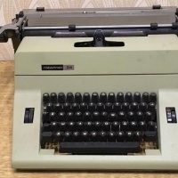 Вот эта прелесть обдирала пальцы, если промахнуться )))


А вот эта отшибала пальцы, если сунуть пальчик в отсек с молоточками, а да, еще и весила как бегемот ))))