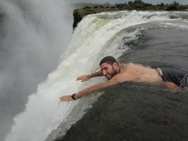 и таких дебилов куча, не он один....