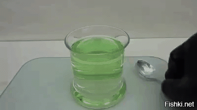 Галлиевая ложка в горячей воде. Голыми руками его лучше не брать, хер потом отмоешься.
Вот тут круче