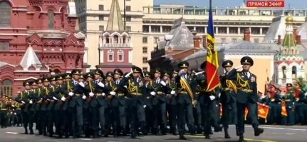 И наши молдавские ребята там были! У 23-х из них предки - ветераны Великой Отечественной войны. Представляю, какая для них это честь и гордость! Молодцы!