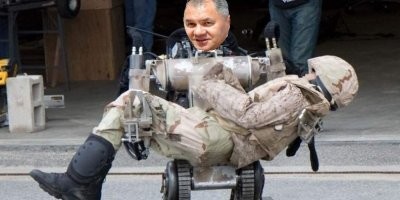 Вот правильное лицо робота-санитара! Че тут думать