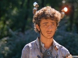Может так ездить на велосипеде? И цак одеть?