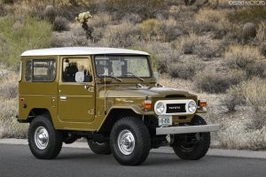 О да. Лэндровер, Сузуки, Шевроле, Форд, GMC, Jeep, Тойота.... они же ничего такого в 1977 году ваааапще не производили